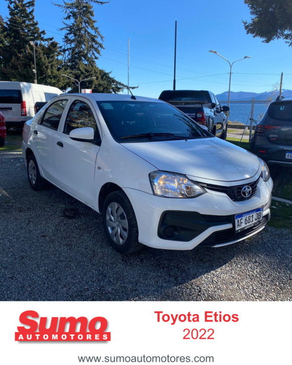TOYOTA ETIOS X 1.45 6M/T  - 4 PUERTAS - 2022