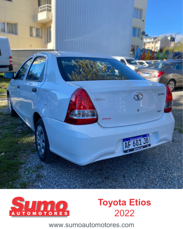 TOYOTA ETIOS X 1.45 6M/T  - 4 PUERTAS - 2022