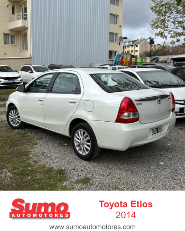 TOYOTA ETIOS XLS 1.5 2014