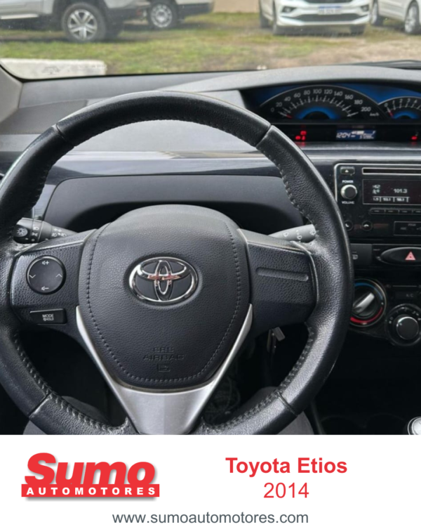 TOYOTA ETIOS XLS 1.5 2014